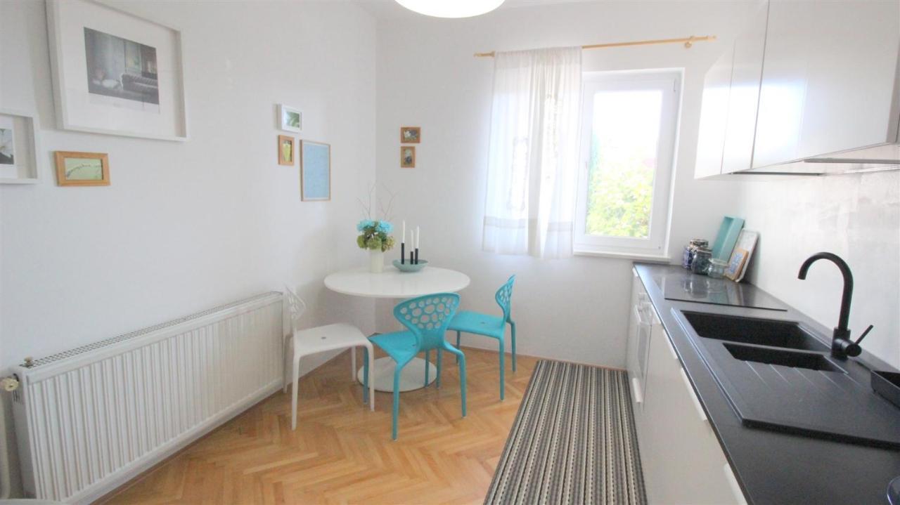 Tamaris, 600 M From The Beach Novigrad  Exterior photo