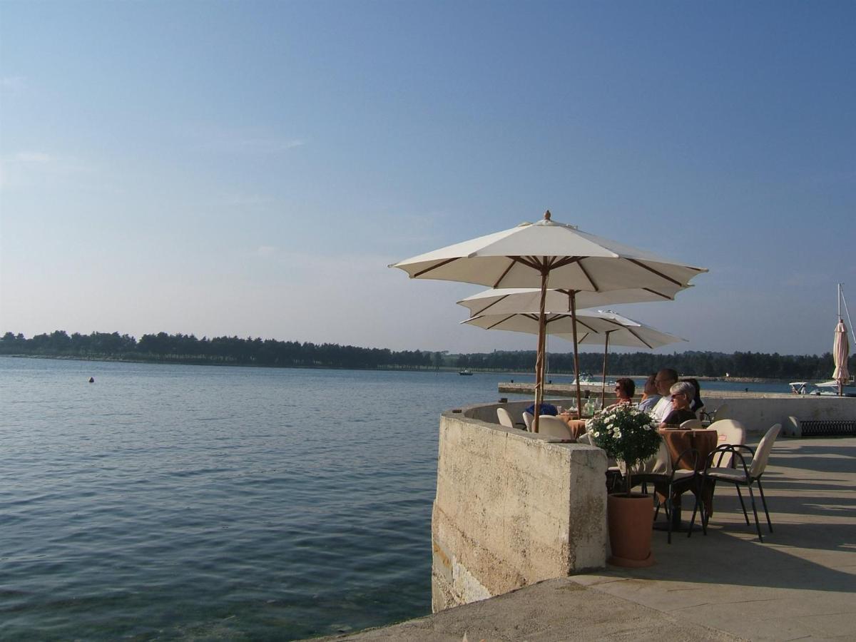 Tamaris, 600 M From The Beach Novigrad  Exterior photo