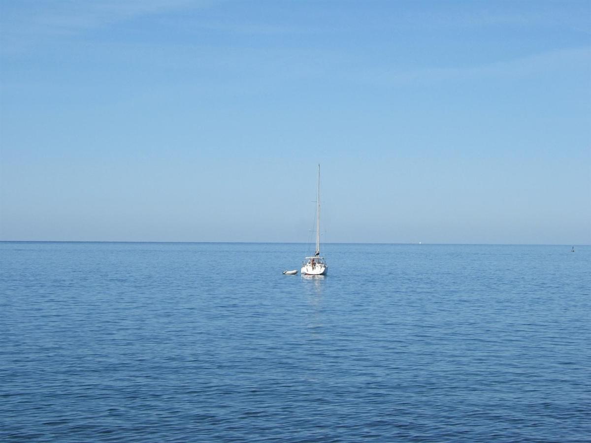 Tamaris, 600 M From The Beach Novigrad  Exterior photo