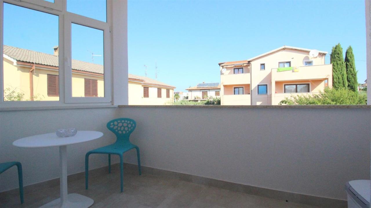 Tamaris, 600 M From The Beach Novigrad  Exterior photo