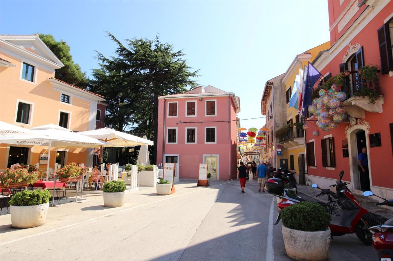 Tamaris, 600 M From The Beach Novigrad  Exterior photo